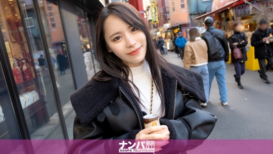 「マジ軟派、初撮。 2163 乳首の色でセックス相性診断！！ストロベリー色の下着に包まれたふっくらDカップをベロベロのジュボジュボに舐めまわす！！乳首が弱点なのか、カリカリくすぐるだけでビクビクと陸に打ち上げられた魚のように跳ね出す活きのいい中華街クール系美女！！ミニマ●コで絡めとるようなイチャラブ騎乗位に大昇天不可避！！！！！乳輪の色を確認したかっただけなのに、いつの間にかおいしくいただいちゃいました～！！！！！」